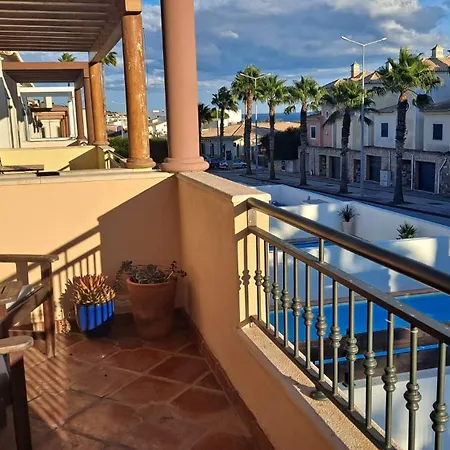 Southside Villa *